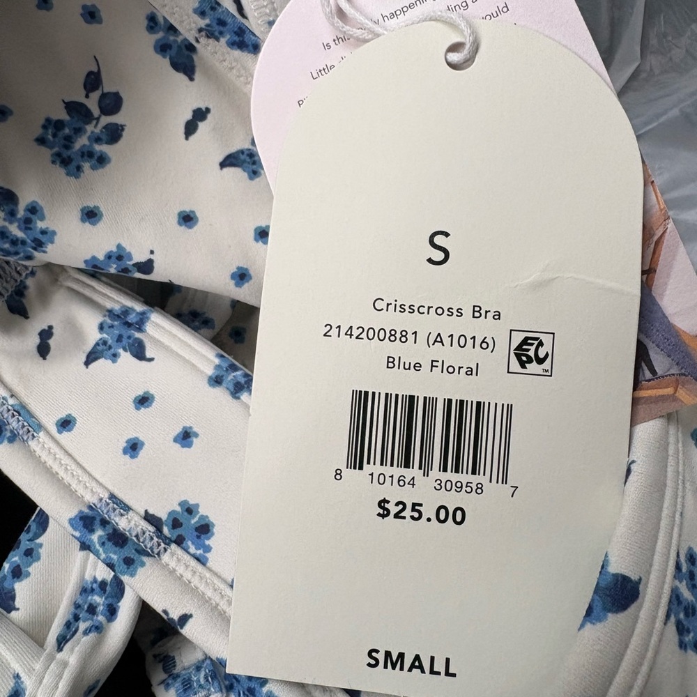 BLOGILATES NWT criss cross sports bra -blue floral -small - Picture 7 of 7